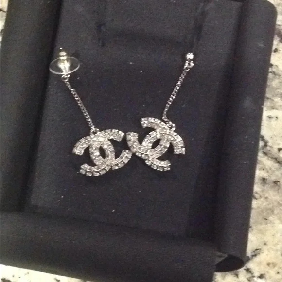 Chanel CC earrings - Picture 4 of 5